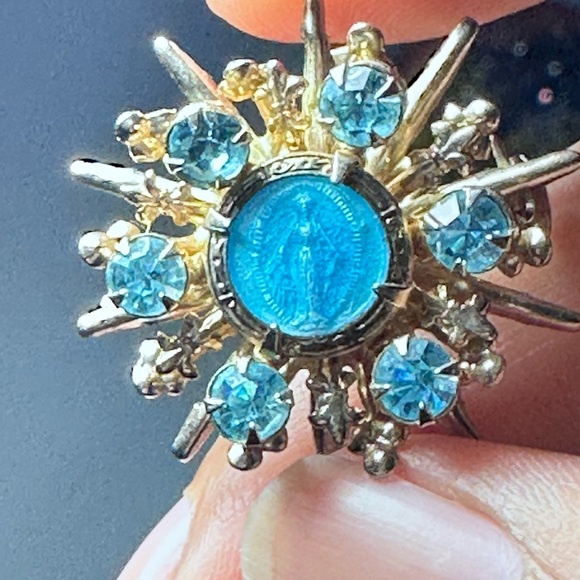 Blessed Mother Pin Brooch Miraculous Medal Blue Enamel Stones VTG Religious 4363 - Picture 1 of 8